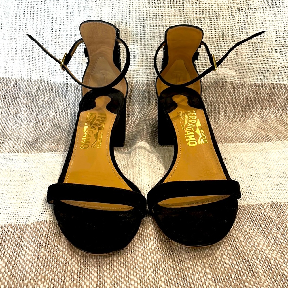 Ferragamo Heel Sandals w/ bows Sz 7.5 in